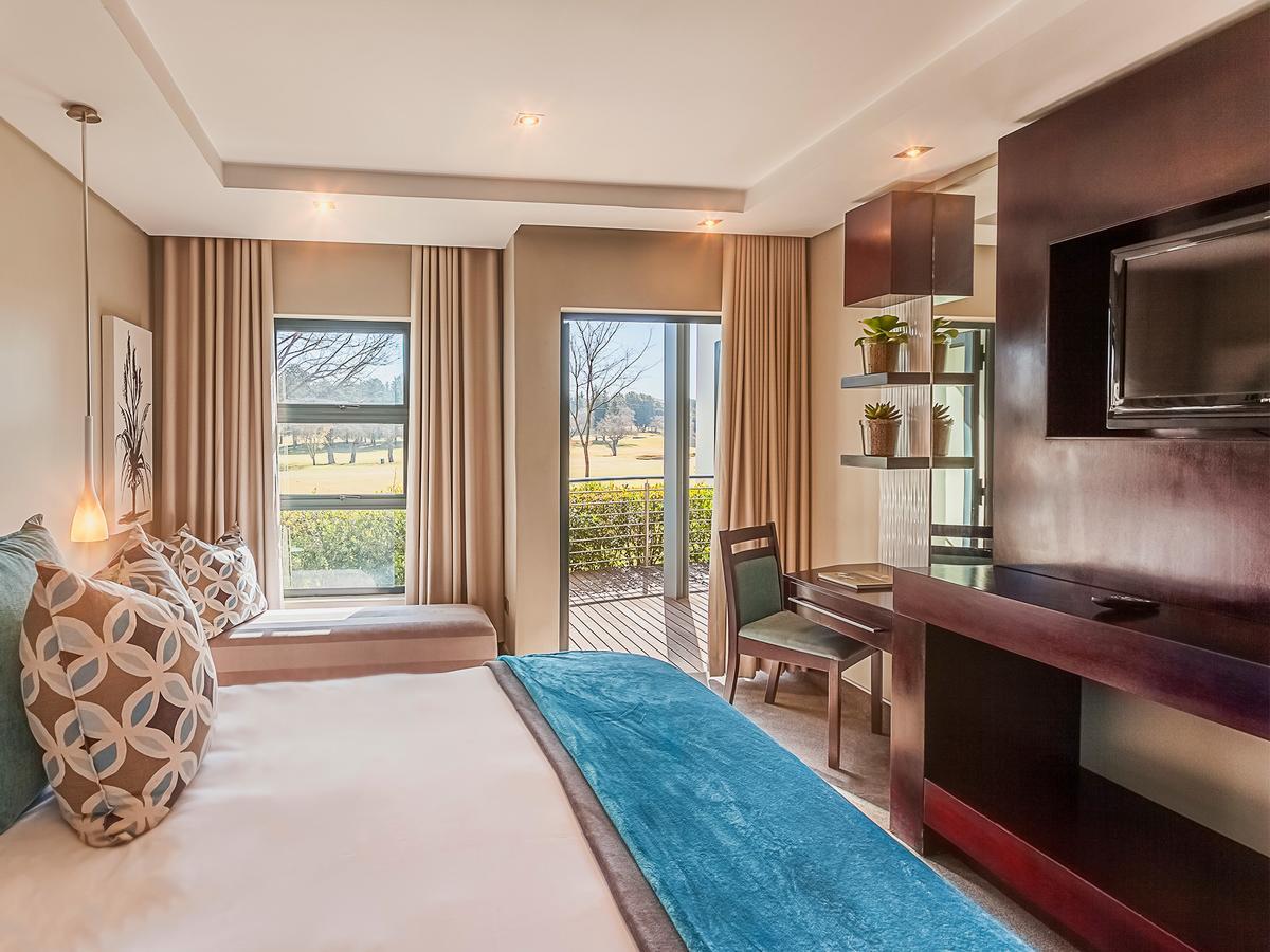 The Fairway Hotel, Spa & Golf Resort Randburg Bagian luar foto