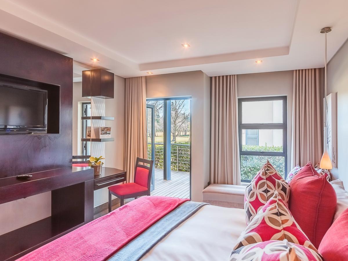 The Fairway Hotel, Spa & Golf Resort Randburg Bagian luar foto