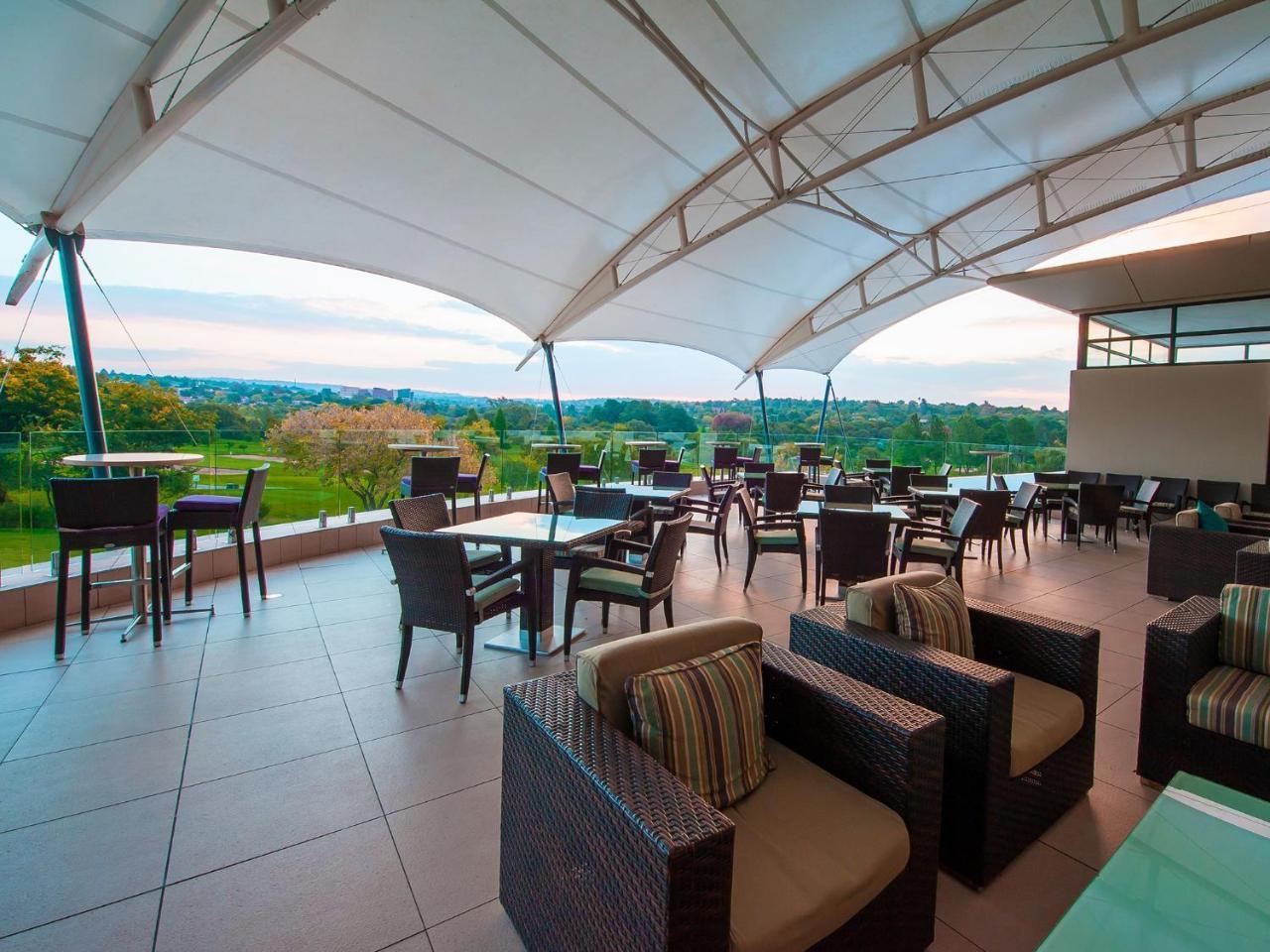 The Fairway Hotel, Spa & Golf Resort Randburg Bagian luar foto