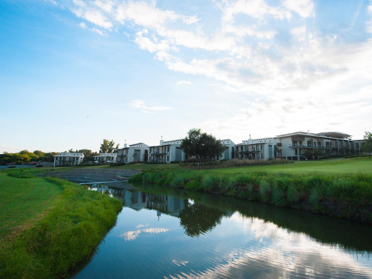 The Fairway Hotel, Spa & Golf Resort Randburg Bagian luar foto