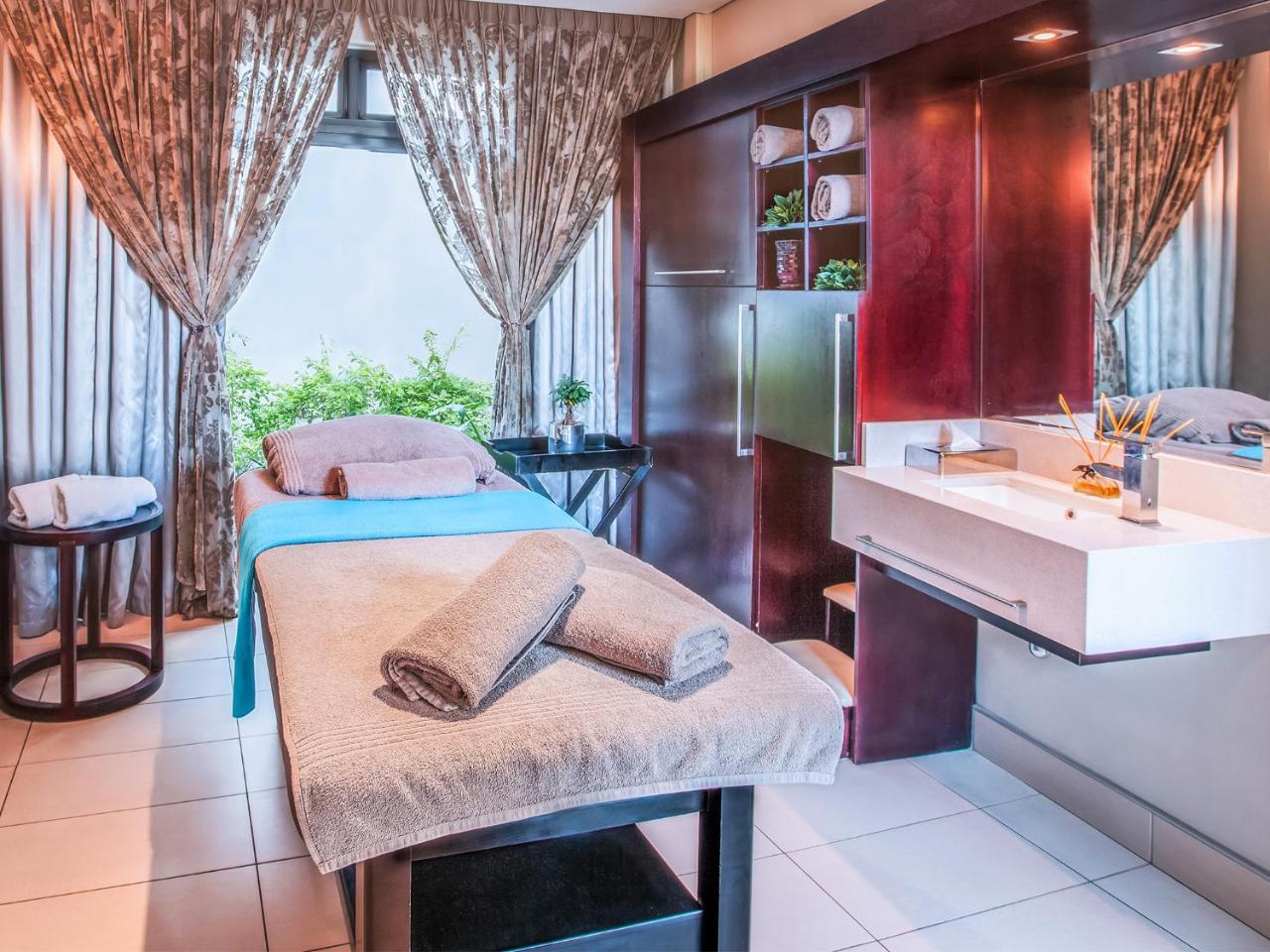 The Fairway Hotel, Spa & Golf Resort Randburg Bagian luar foto