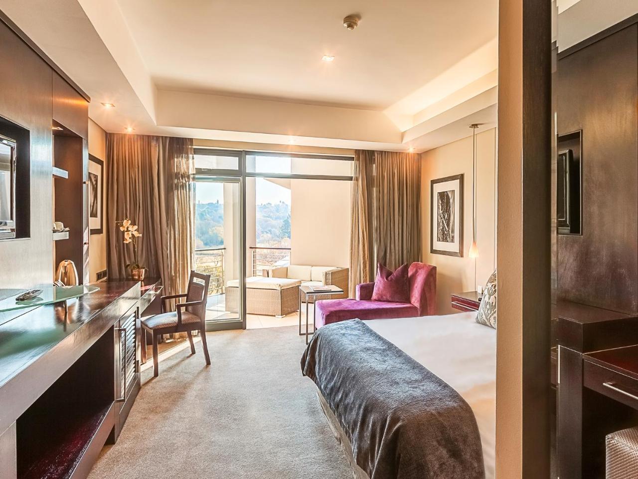 The Fairway Hotel, Spa & Golf Resort Randburg Bagian luar foto